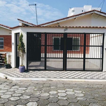 Temporada na praia Mongaguá Exterior foto