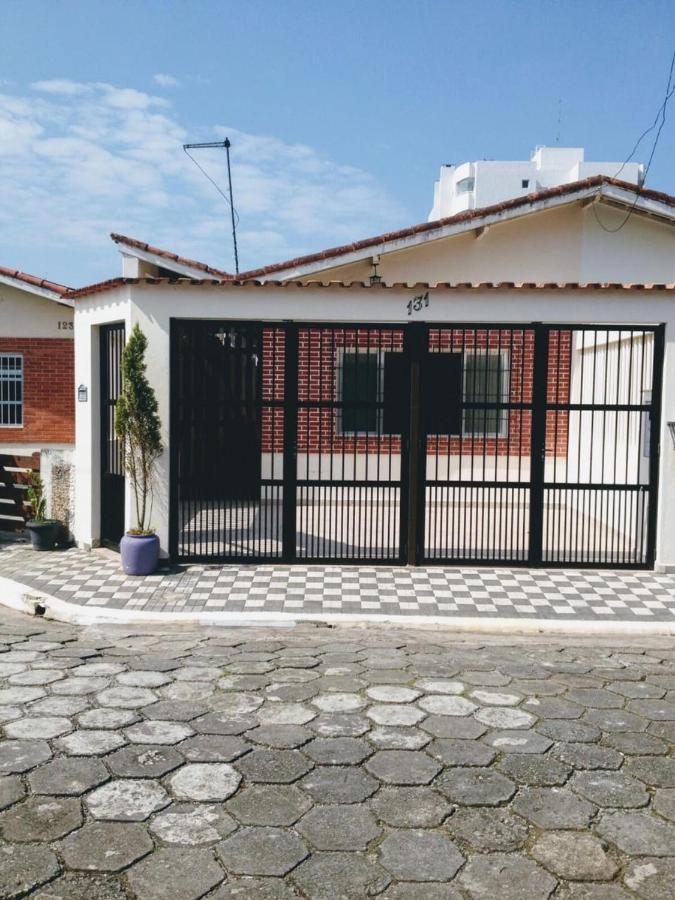 Temporada na praia Mongaguá Exterior foto